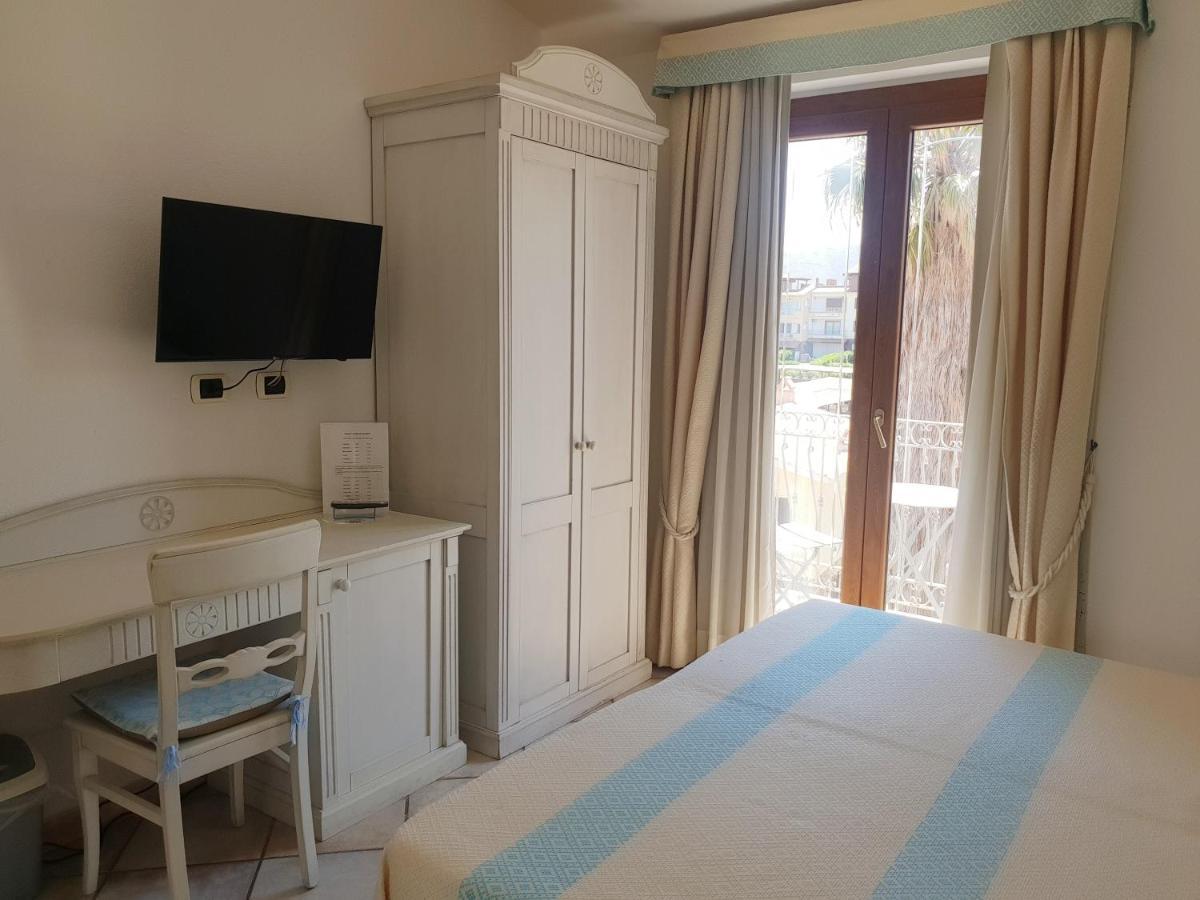 Hotel Castello Di Tavolara à Porto San Paolo  Extérieur photo