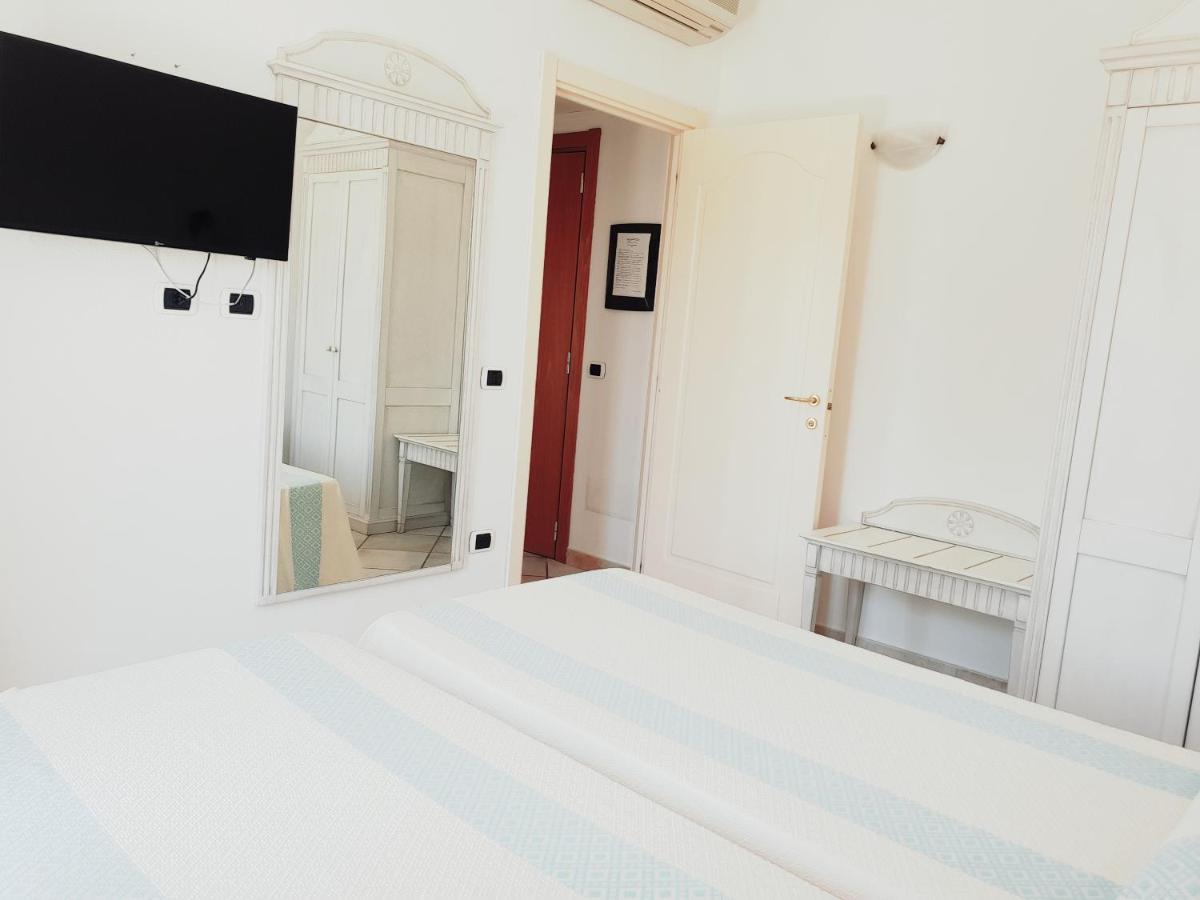 Hotel Castello Di Tavolara à Porto San Paolo  Extérieur photo