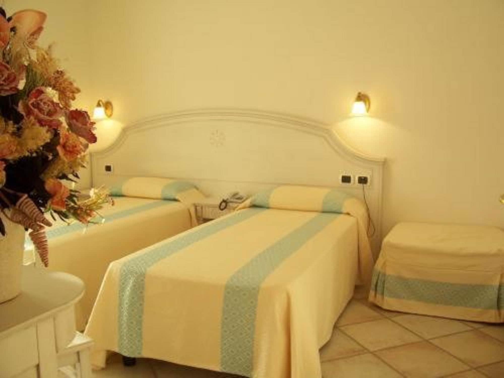 Hotel Castello Di Tavolara à Porto San Paolo  Extérieur photo