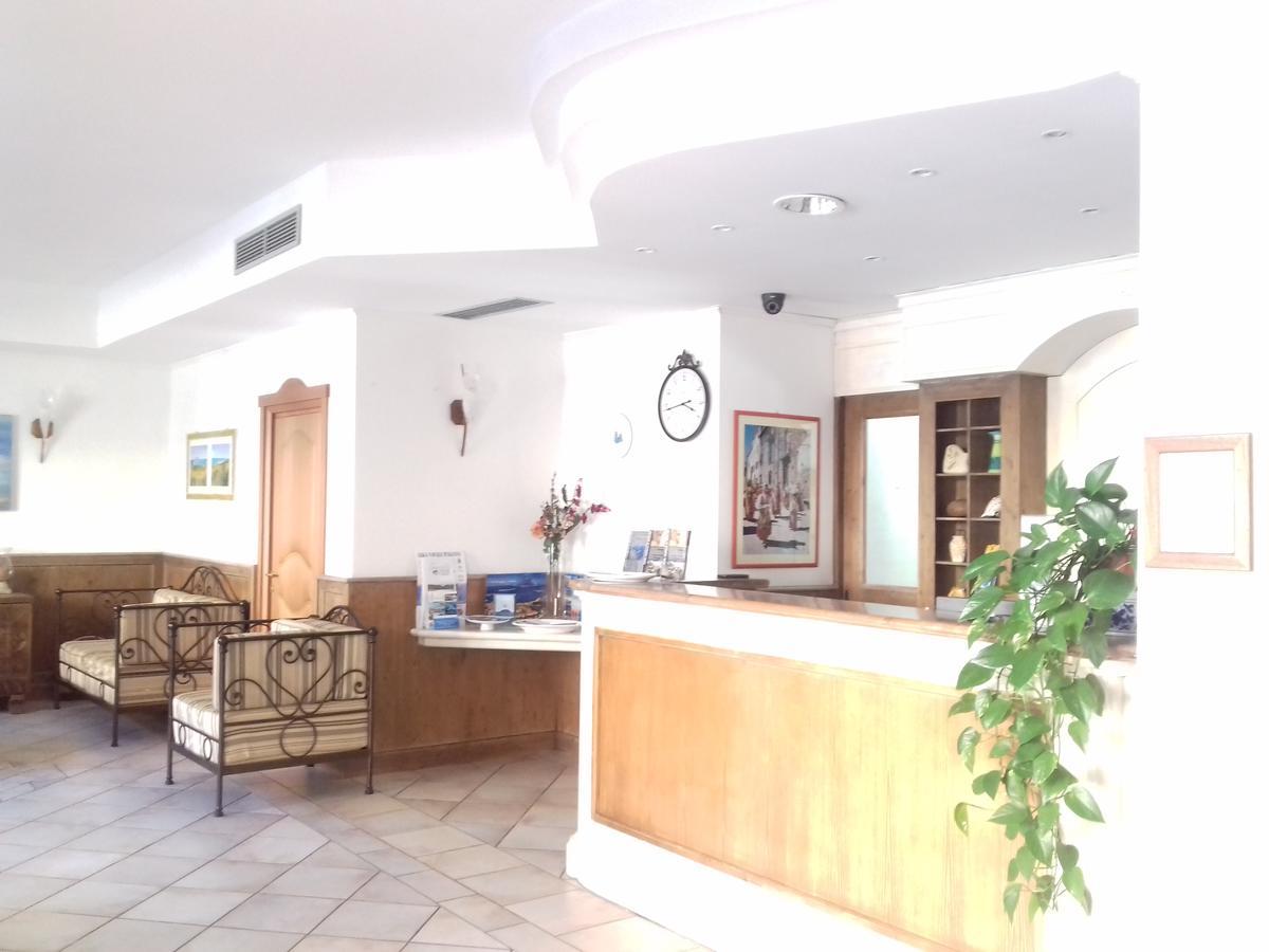 Hotel Castello Di Tavolara à Porto San Paolo  Extérieur photo